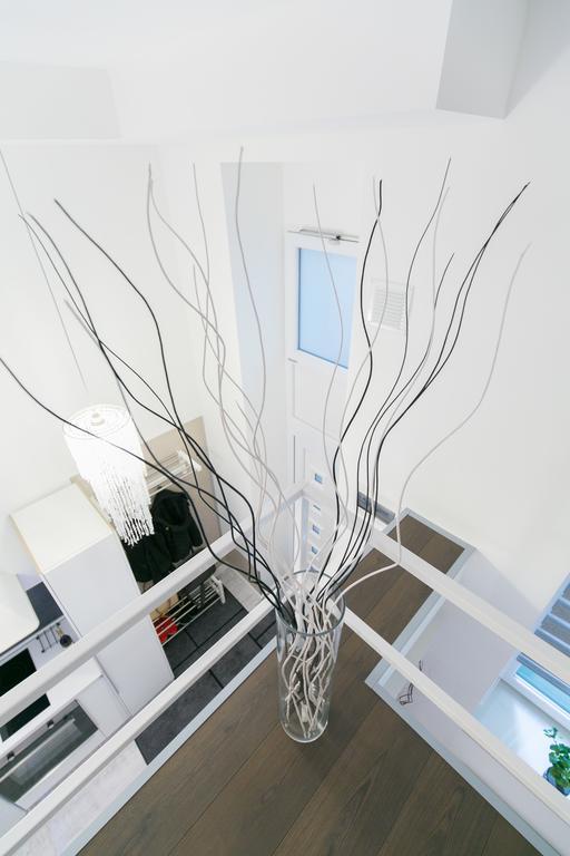 Sleek Minimalist Studio At Inner City Budapest Eksteriør billede